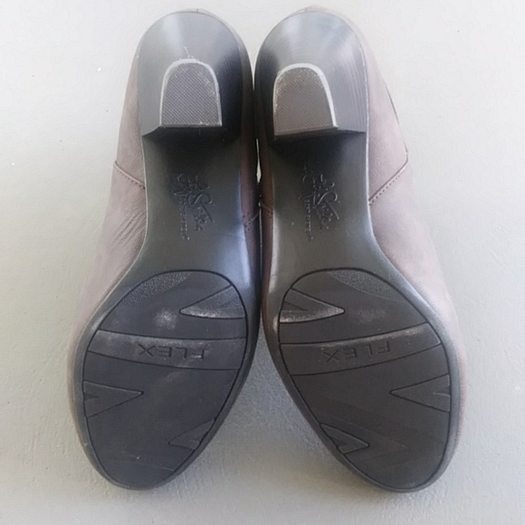 Life Stride Brown Ankle Booties Size 8 - Picture 5 of 7